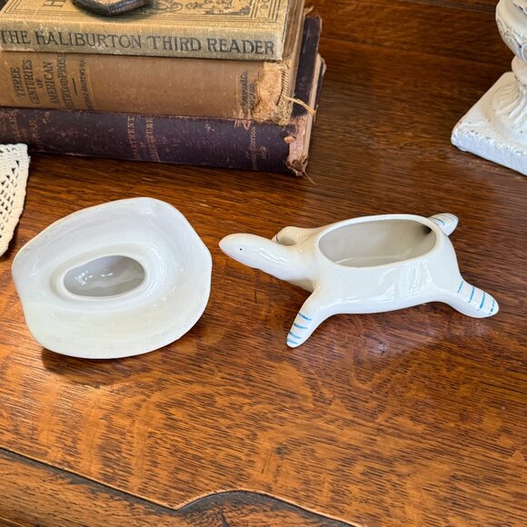 Vintage 2-piece Turtle Soap/Trinket dish made in Portugal - Picture 10 of 13